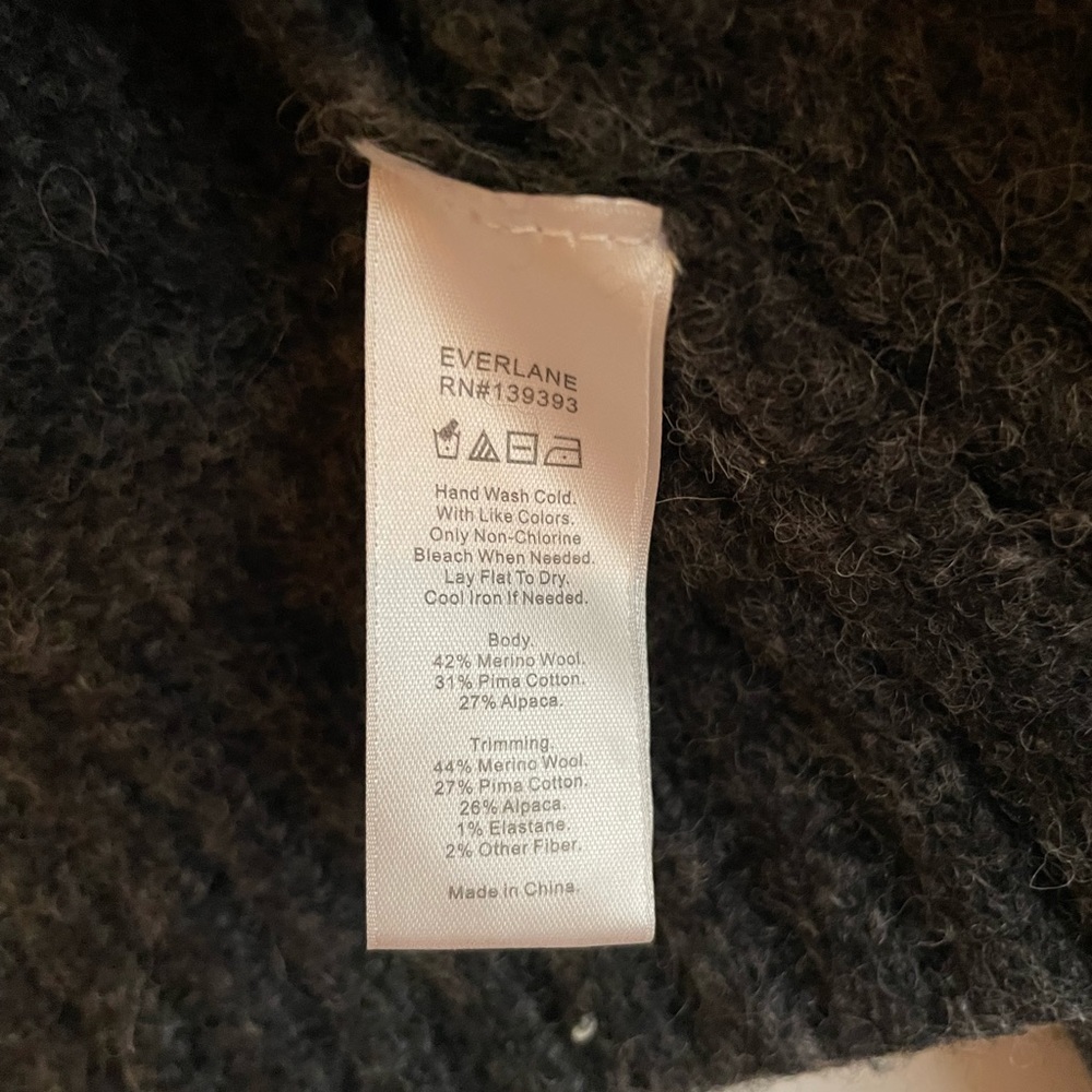 Everlane Cloud Cable Cardigan - Picture 9 of 9